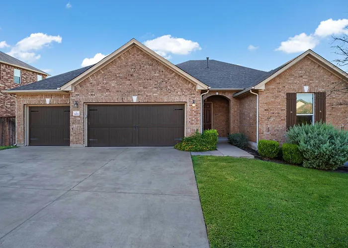 Holiday home Modern Getaway With Private Hot Tub Round Rock