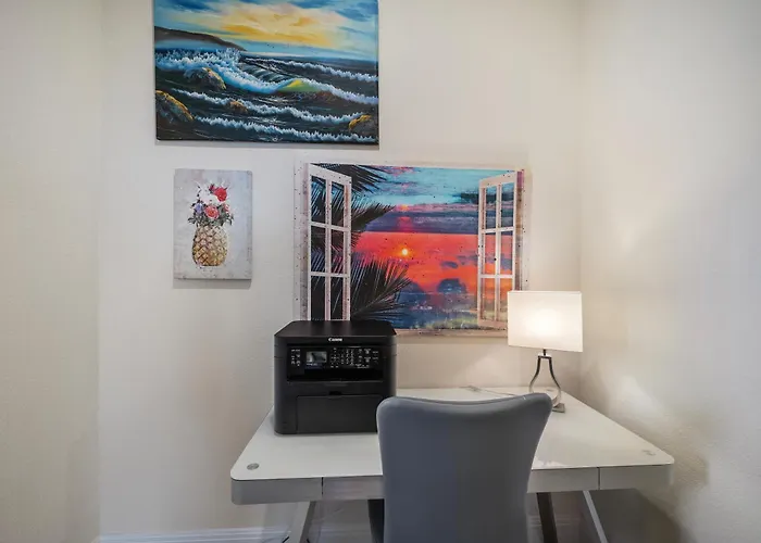 Modern Getaway With Private Hot Tub Holiday home Round Rock